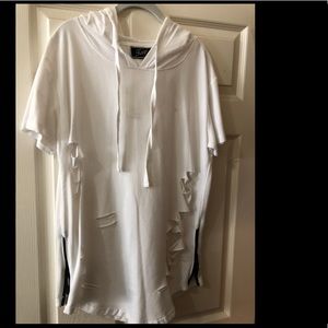 Men’s ripped hooded t-shirt